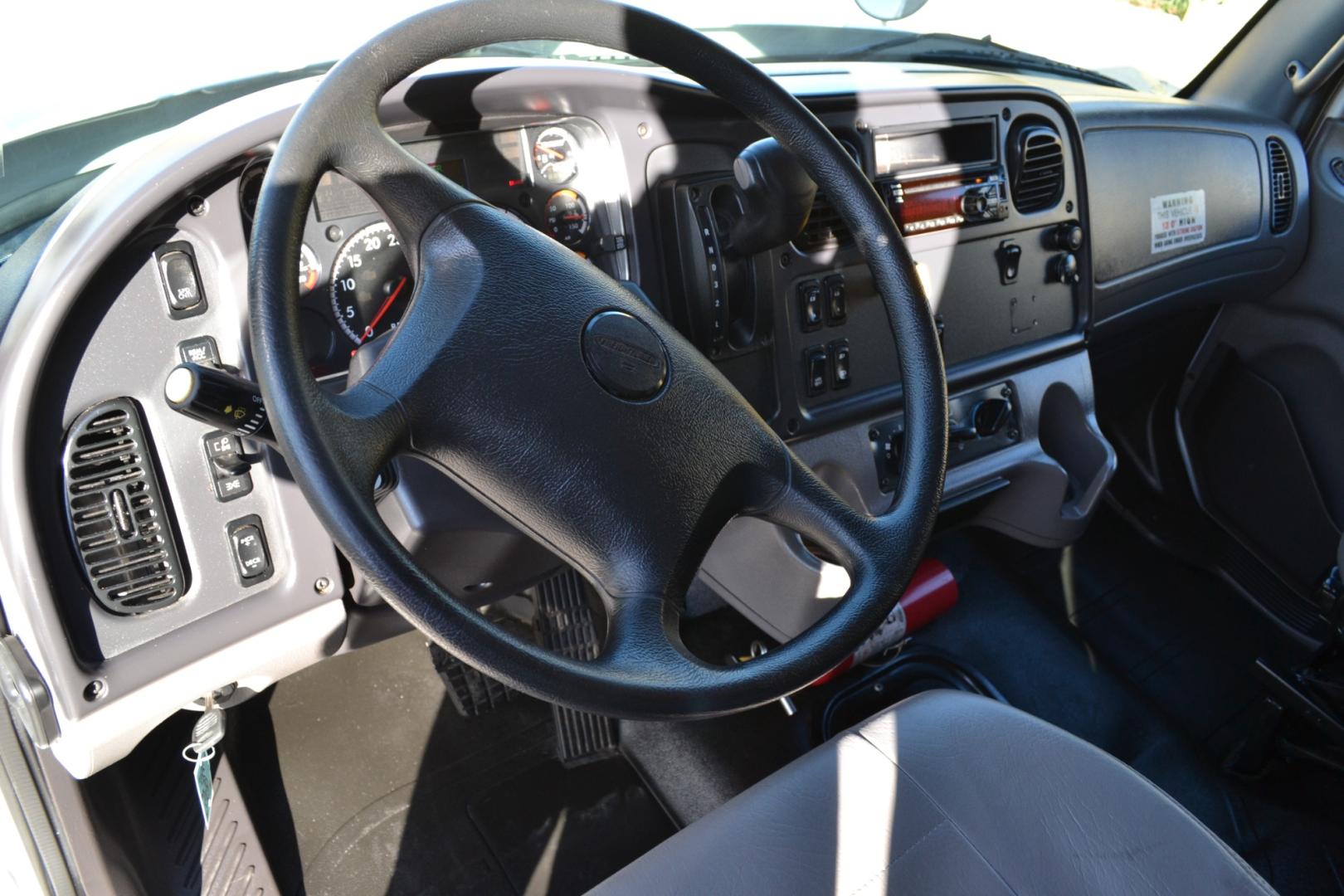 2020 WHITE /BLACK FREIGHTLINER M2-106 with an CUMMINS B6.7L 260HP engine, ALLISON 2100HS AUTOMATIC transmission, located at 9172 North Fwy, Houston, TX, 77037, (713) 910-6868, 29.887470, -95.411903 - Photo#17